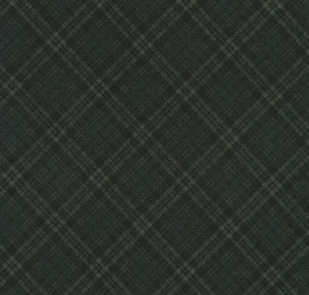 Robert Kaufman Bouquet of Roses Black flannel fabric