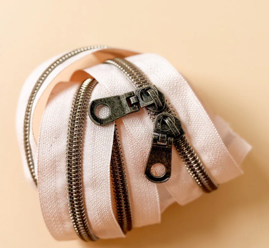 Minki Kim - 30'' Zipper | Linen