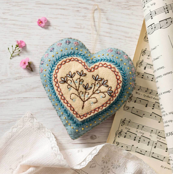 Corinne Lapierre embroidered heart felt craft mini kit