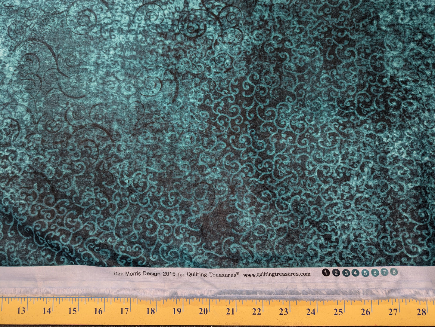QT Scrollscapes 24362-QW Aqua/White quilting cotton