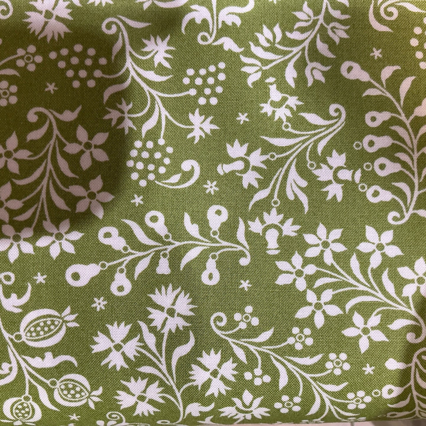 Moda Buon Natale Fig Tree Co Pine 35401-16 Christmas quilting fabric