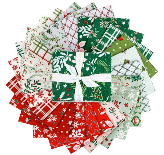 Riley Blake - Mistletoe & Holly Fat Quarter Bundle 24 Pieces