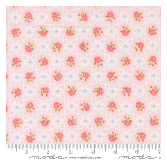 Moda - Memory Lane - Brenda Riddle Designs - Petal