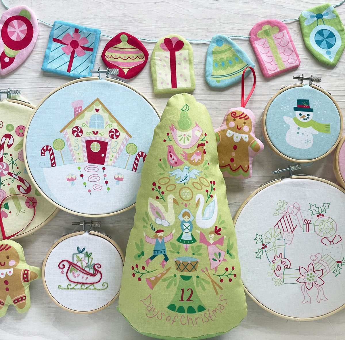 Studio e  - Just Make It! Seasonal - 9075P-01 White
