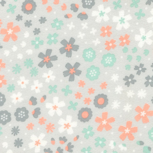 Robert Kaufman Cozy Cotton Flannel Floral Silver flannel