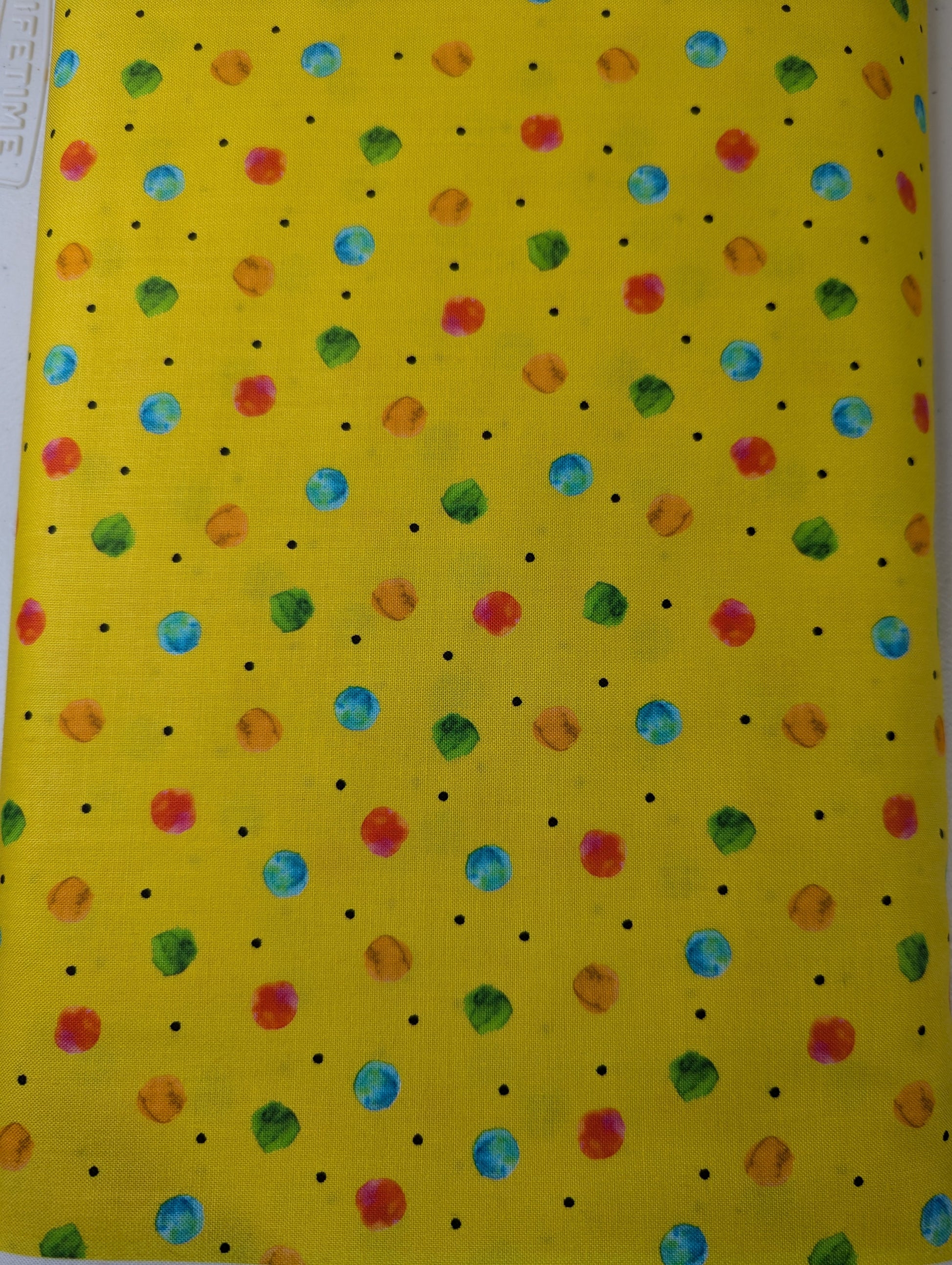 QT Fly Free Dots Yellow quilting cotton
