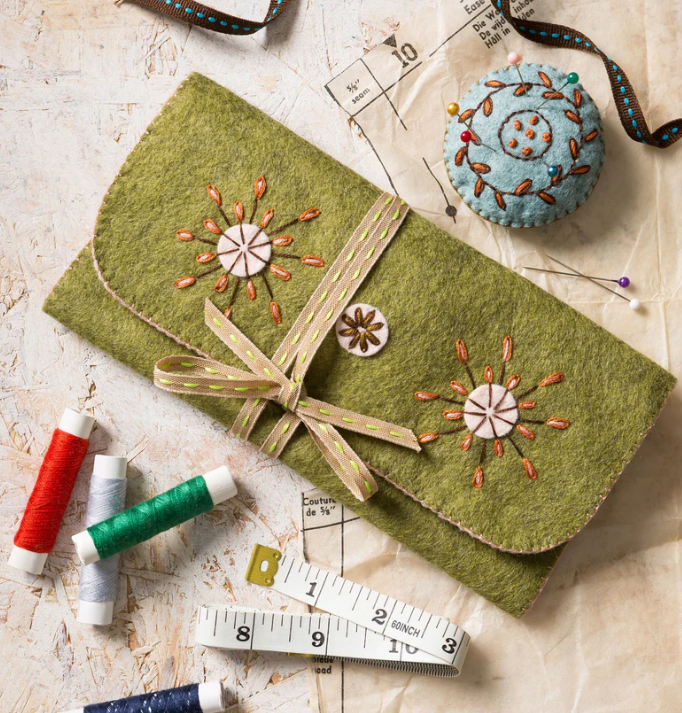 Corinne Lapierre - Sewing Roll Felt Craft Kit
