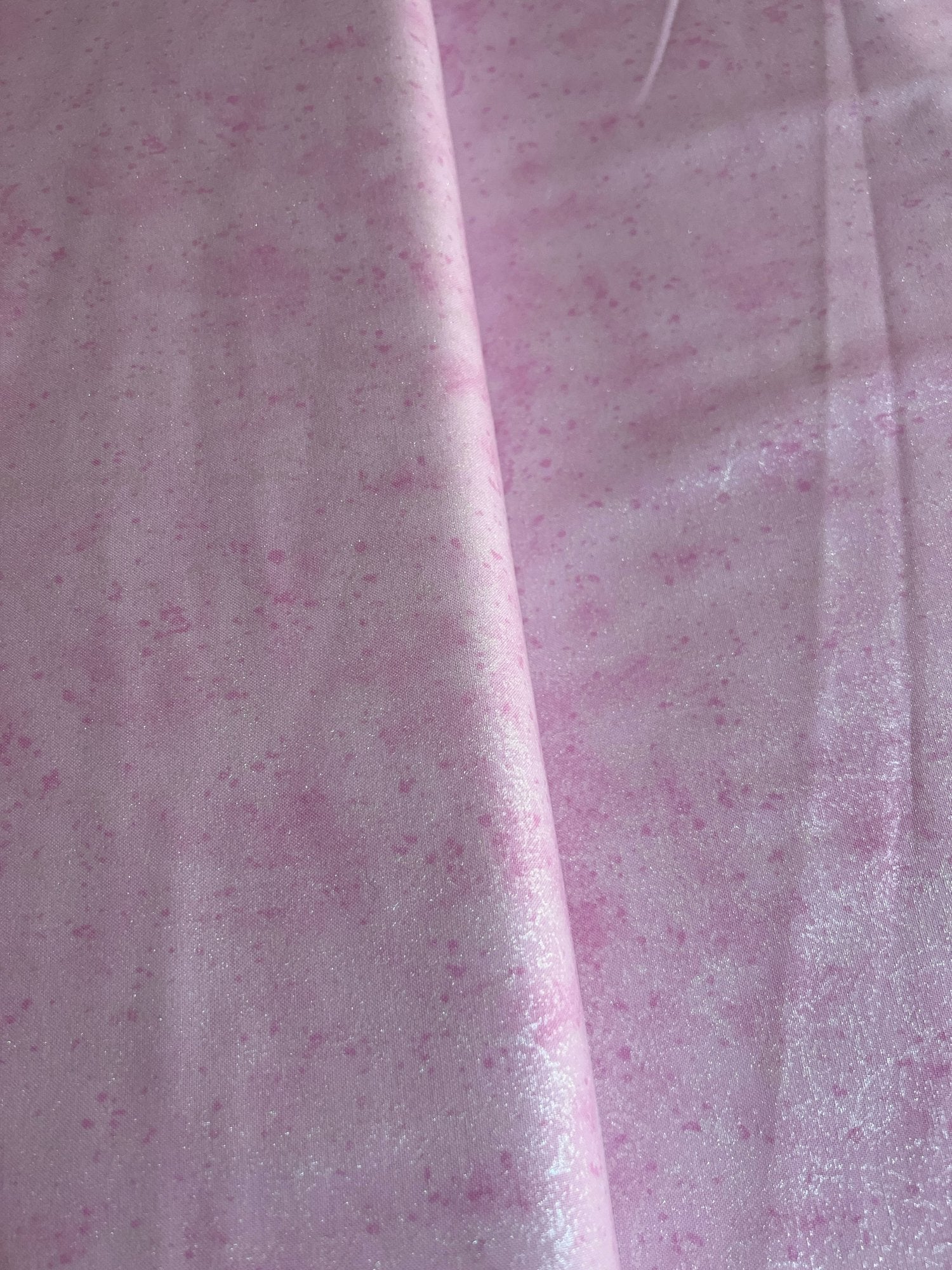 Pearle 8161 Pink pearlized quilting cotton