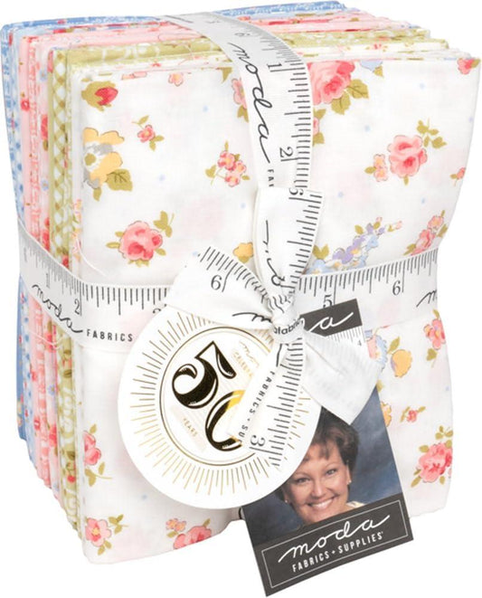 Moda - Brenda Riddle Memory Lane 22 Fat Quarters Moda Fabrics 18780AB